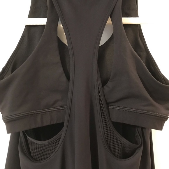 Lululemon Cross Conditioning 2-in-1 Tank - Size 6 - Picture 4 of 5